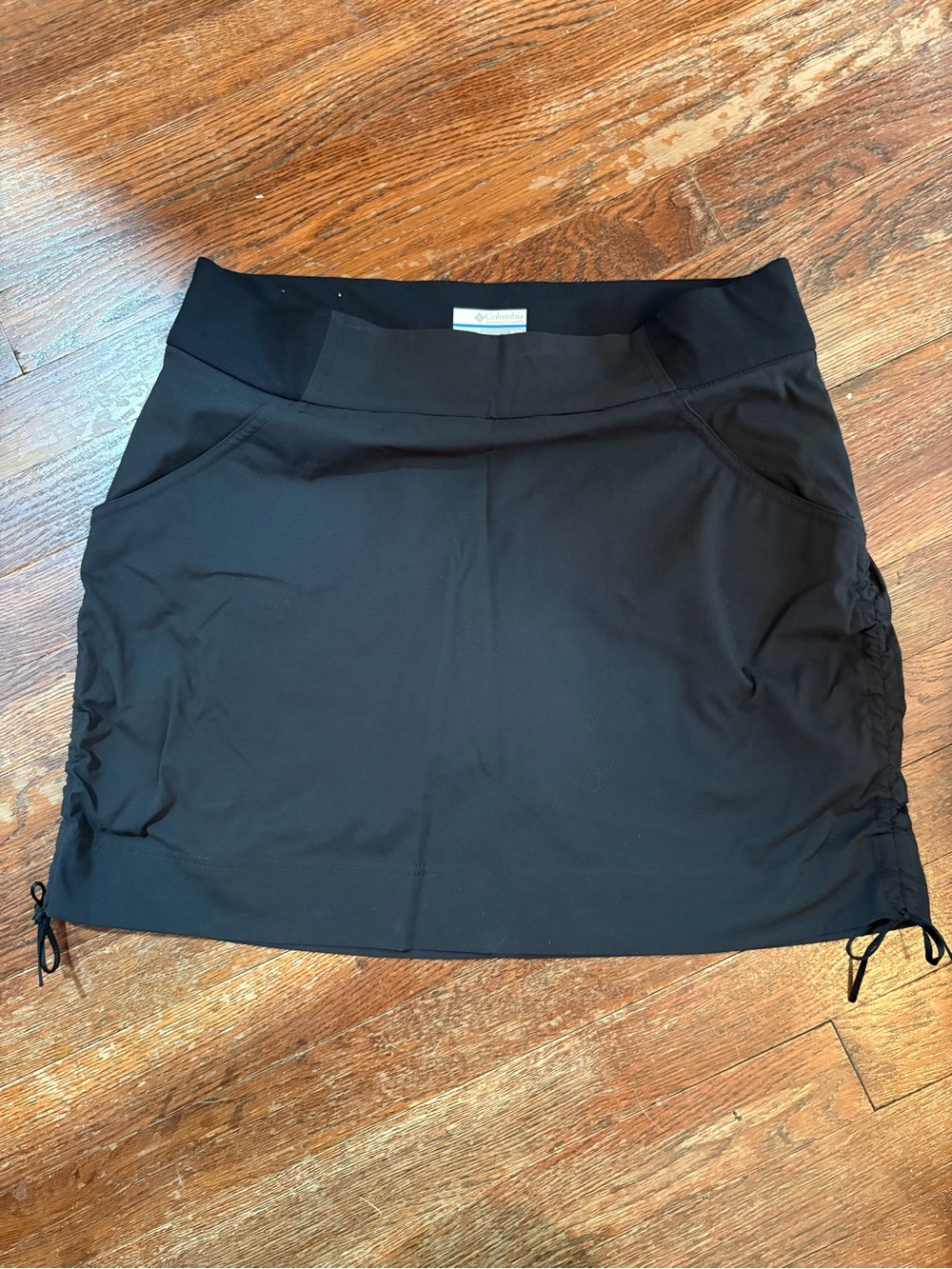 Columbia women M Black Active Skort with Side Drawstrings & pockets